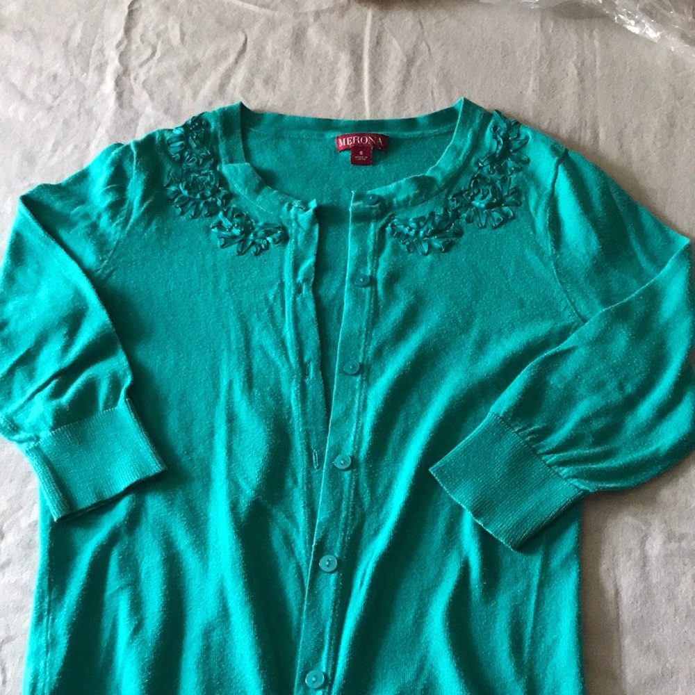Merona sweater size small.